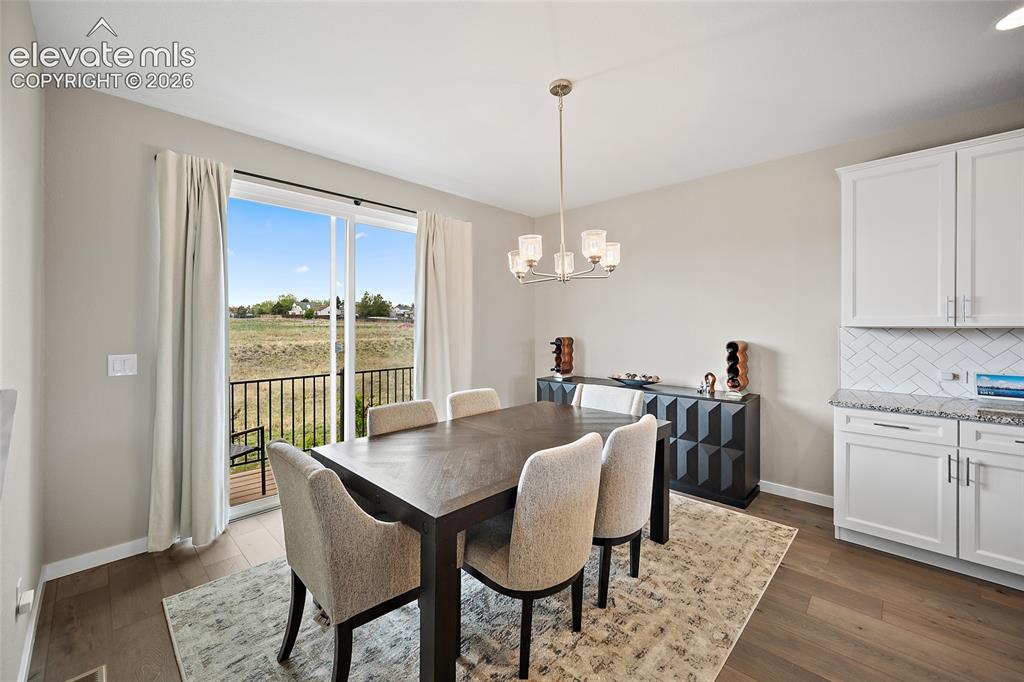 Image 9 of 48: Dining Area