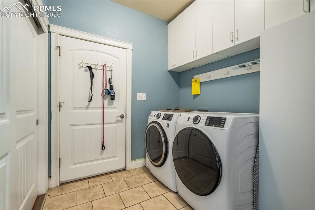 Image 18 of 34: Laundry