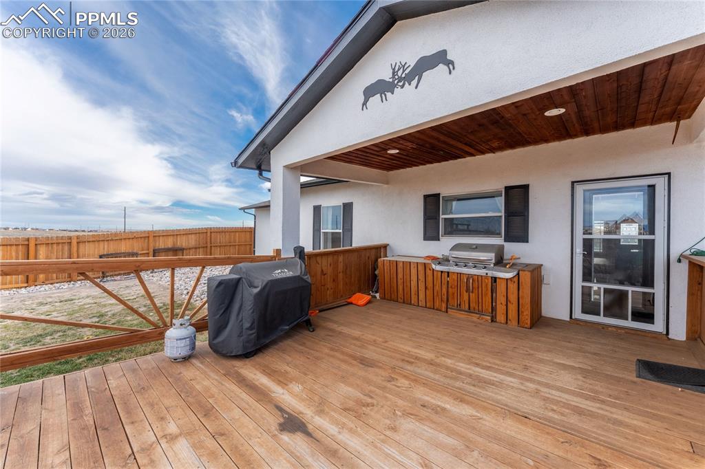 Image 36 of 47: Deck