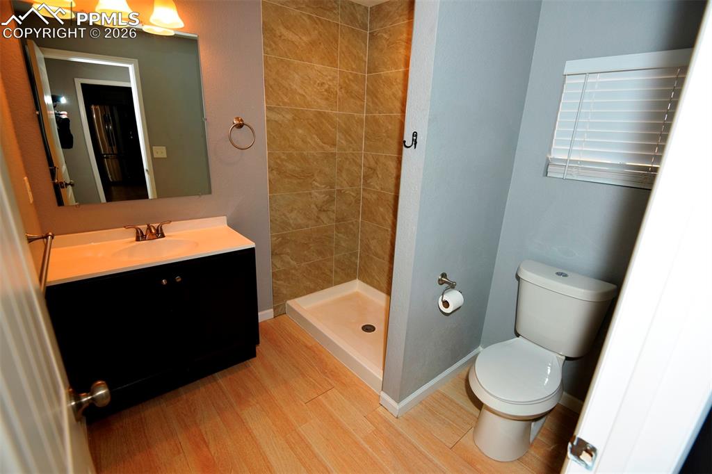 Image 10 of 23: Bathroom