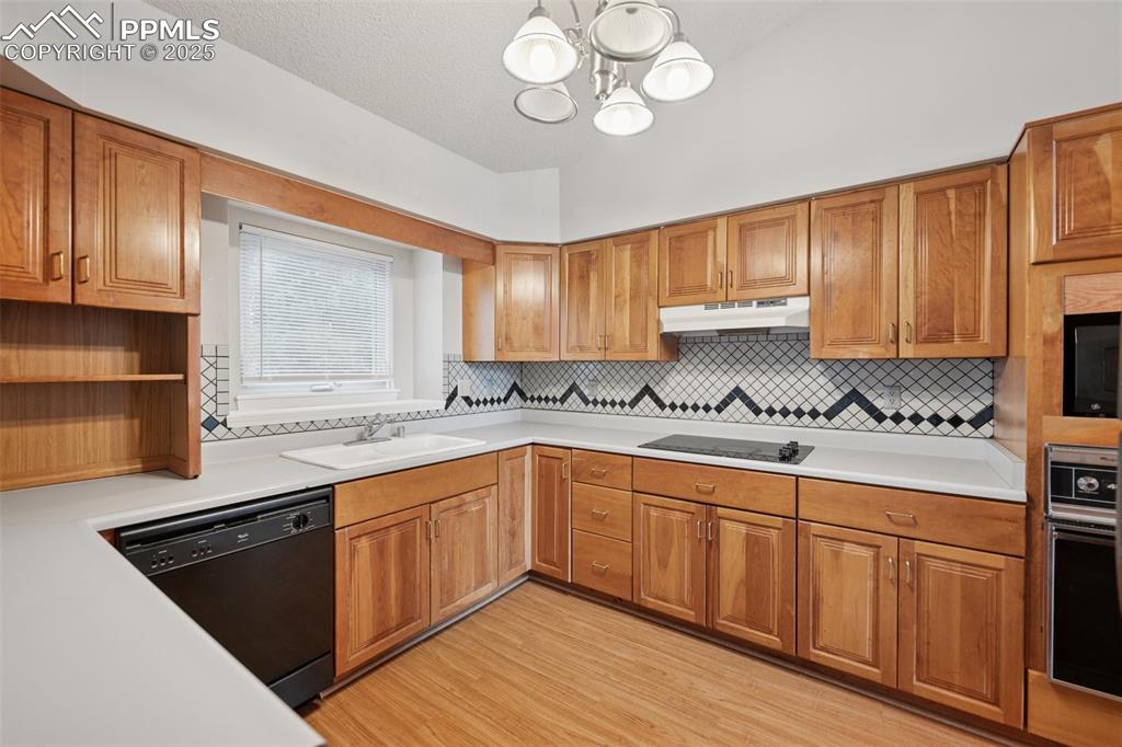 Image 2 of 42: Kitchen