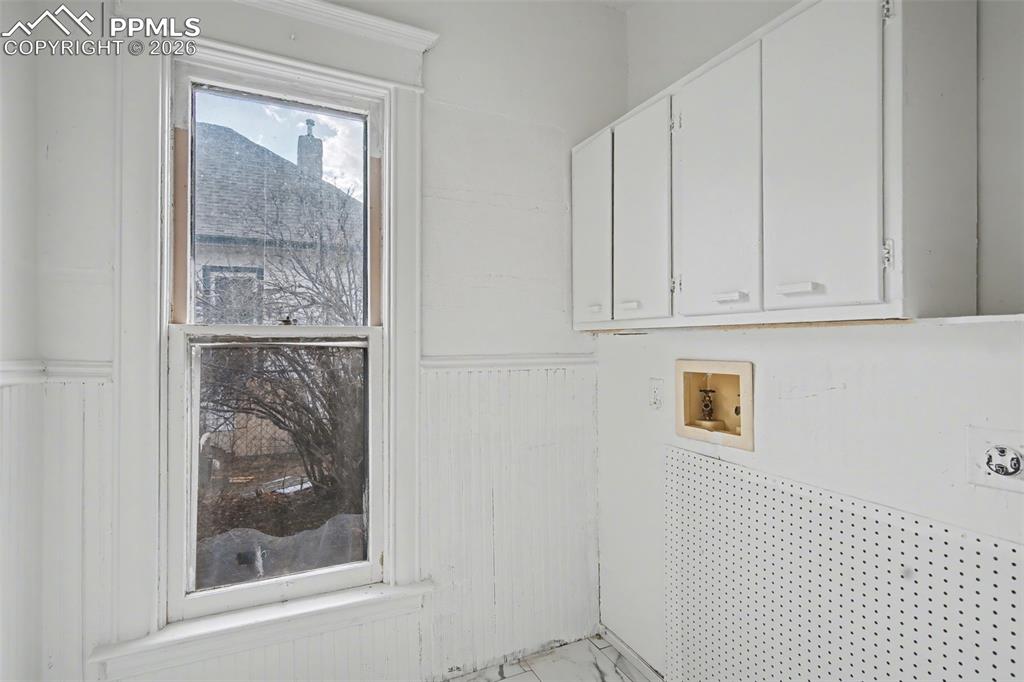 Image 18 of 28: Laundry