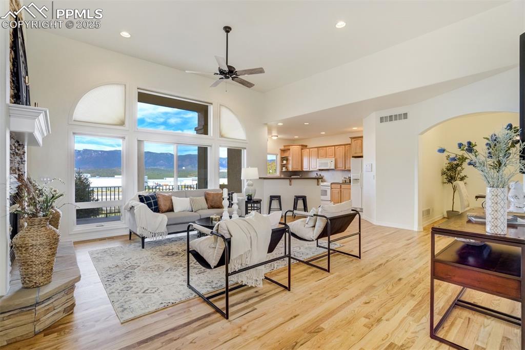 Image 15 of 50: Living Room