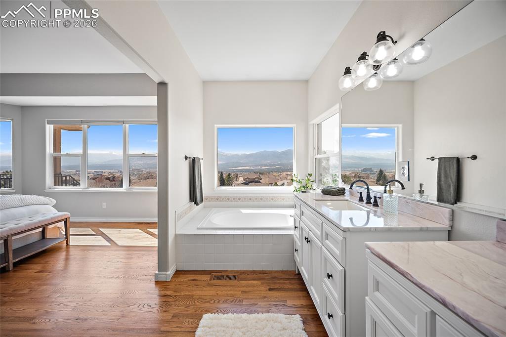 Image 20 of 49: Bedroom