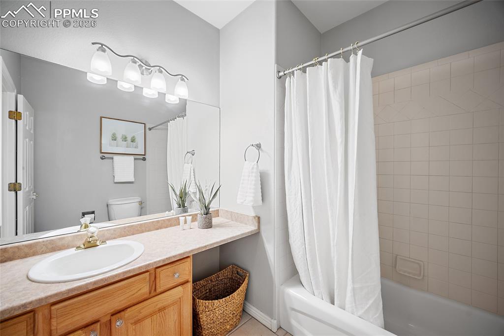 Image 28 of 49: Laundry