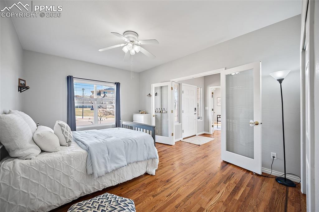 Image 30 of 49: Bedroom