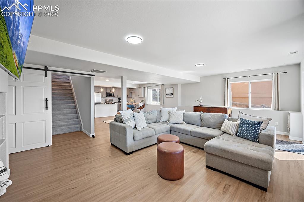 Image 31 of 49: Bedroom