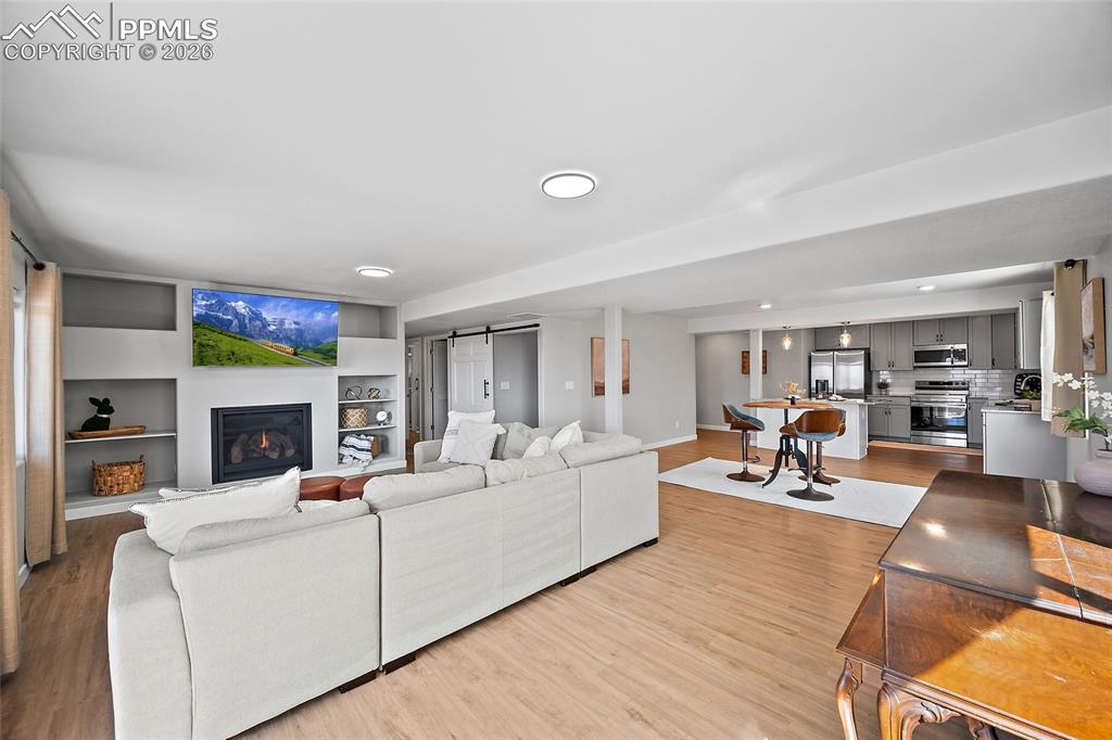 Image 34 of 49: Living Room