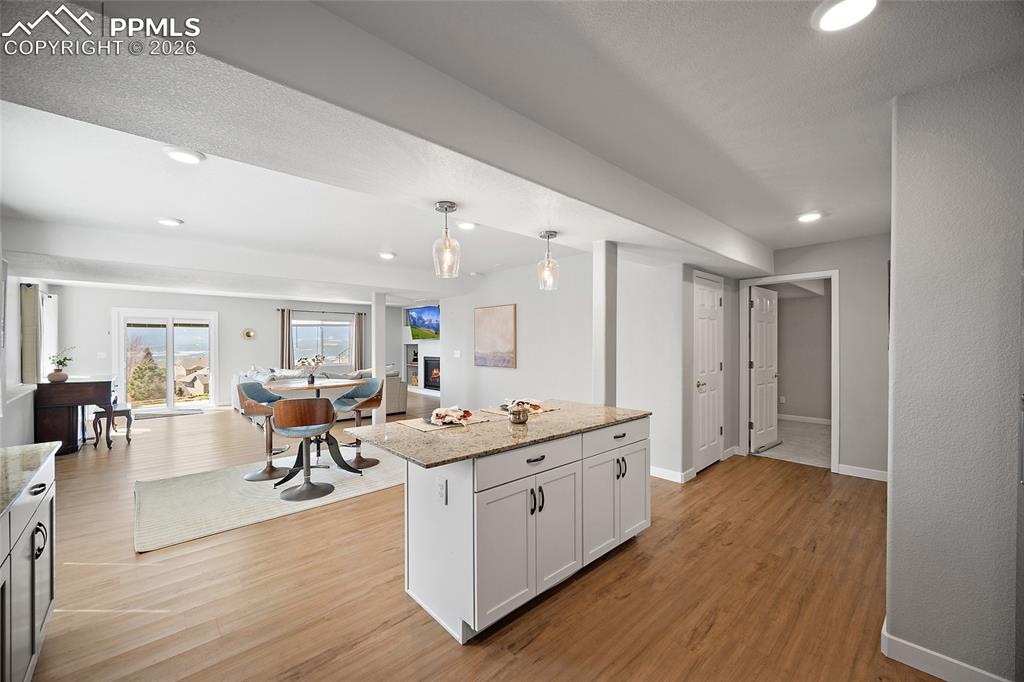 Image 38 of 49: Kitchen