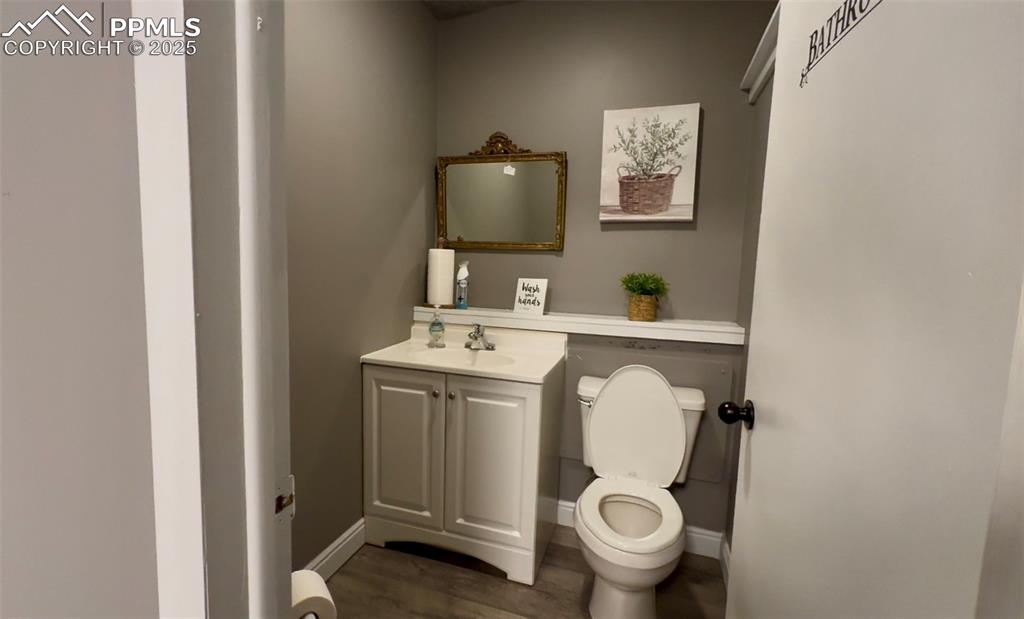 Image 25 of 32: Bathroom