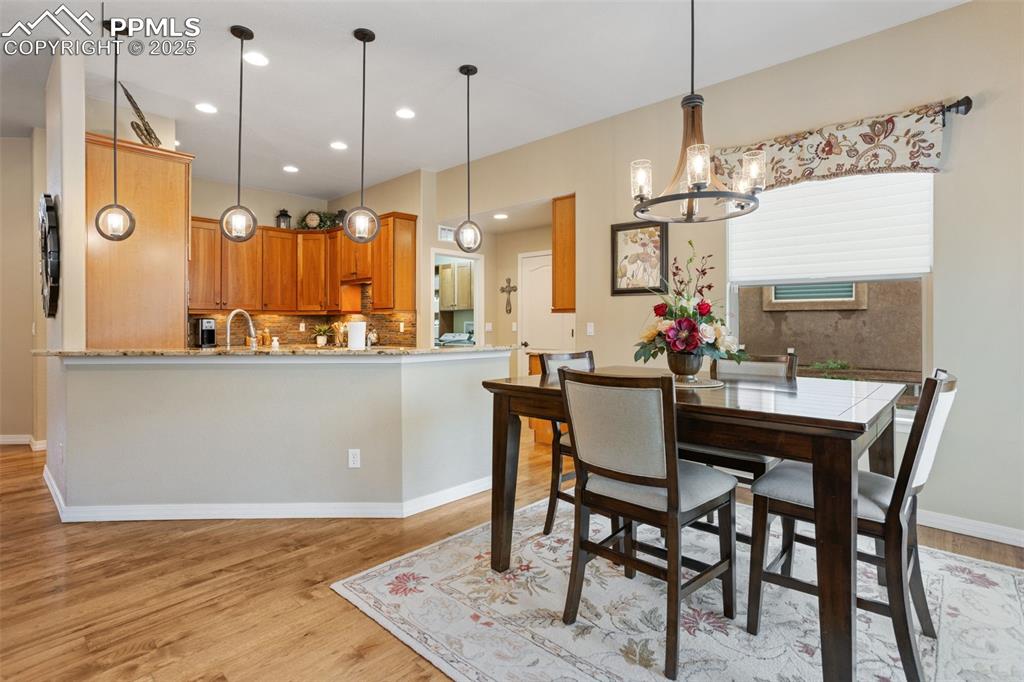 Image 12 of 47: Dining Area