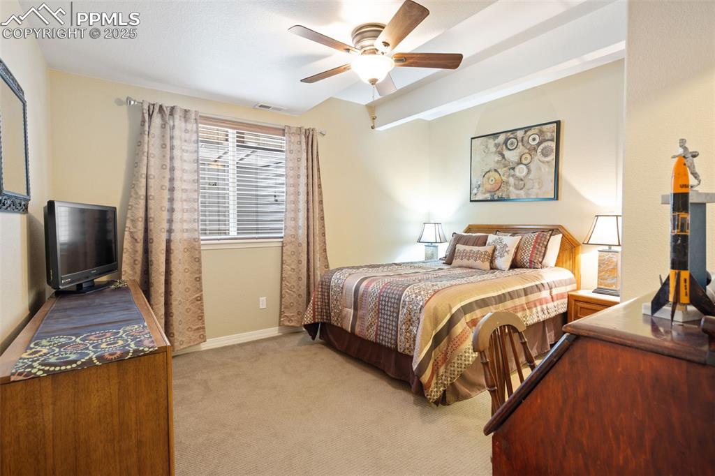 Image 25 of 47: Bedroom