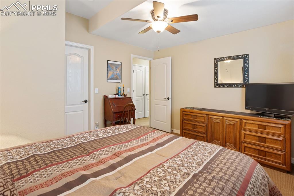 Image 26 of 47: Bedroom