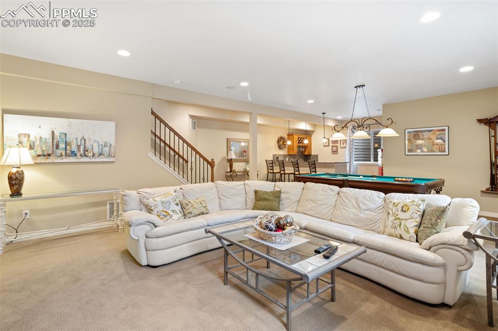 Image 34 of 47: Living Room