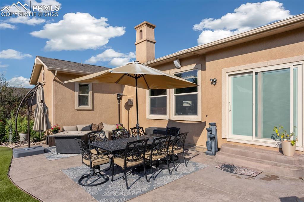 Image 40 of 47: Patio