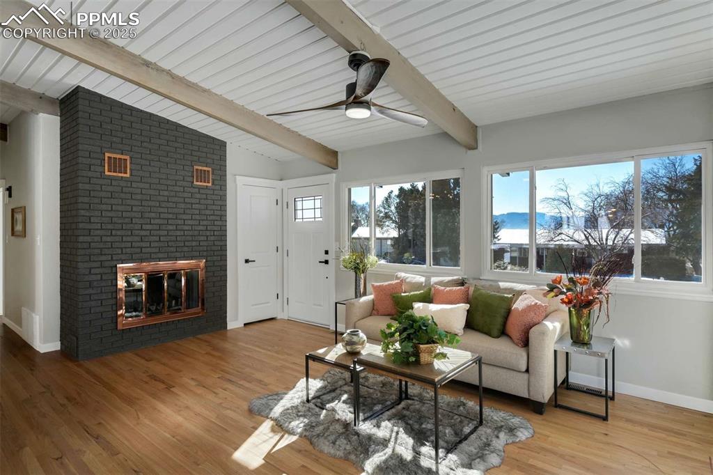 Image 14 of 35: Sun Room
