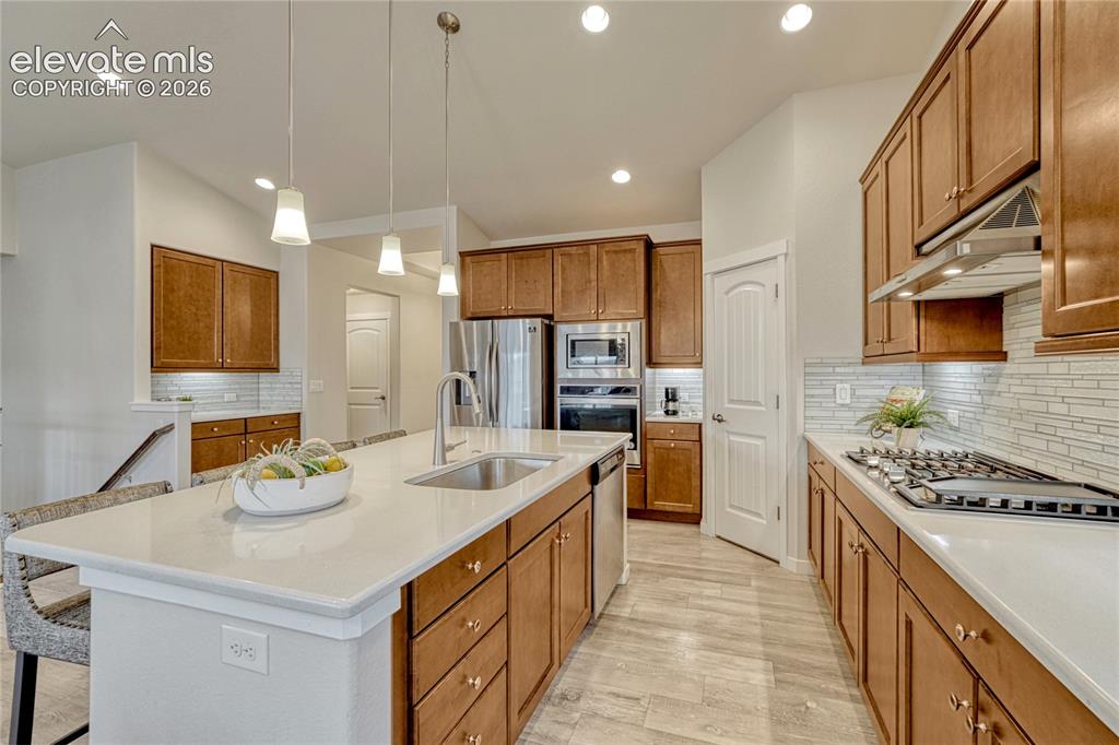 Image 14 of 47: Kitchen