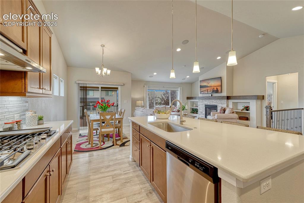 Image 4 of 47: Kitchen