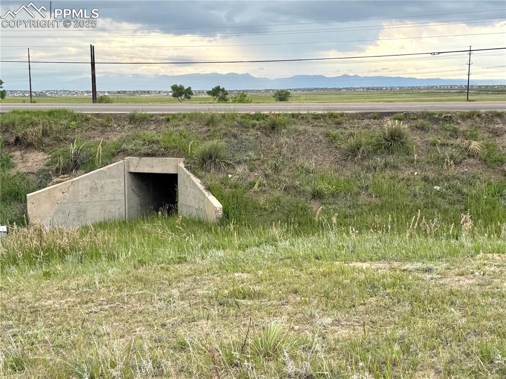 Image 5 of 14: Entry