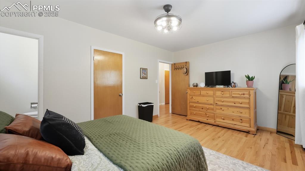 Image 27 of 34: Primary Bedroom 