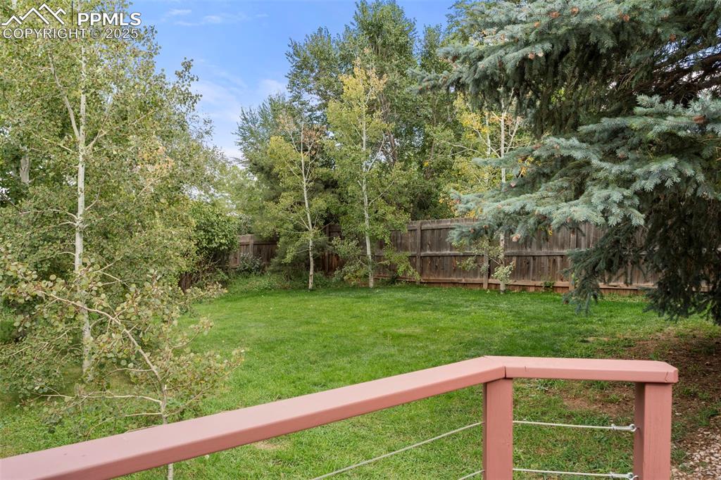 Image 24 of 26: Nice, Level Rear Yard
