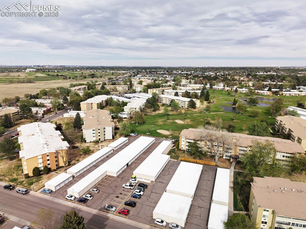 Image 33 of 42: Your Garage and the Golf Course is a short walk across the street!