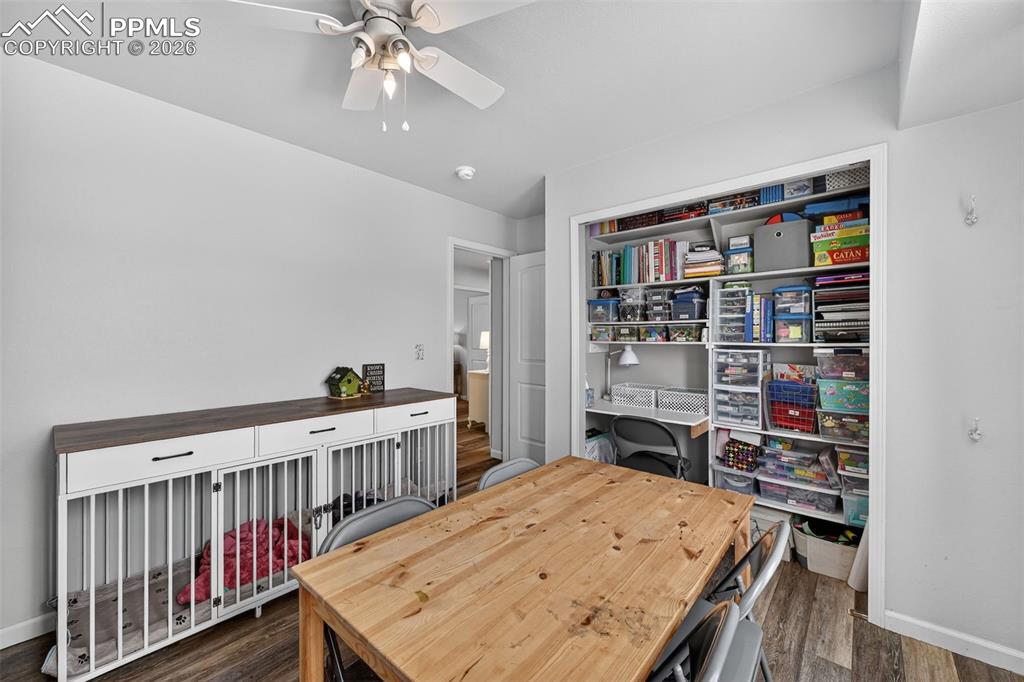 Image 32 of 47: Bedroom