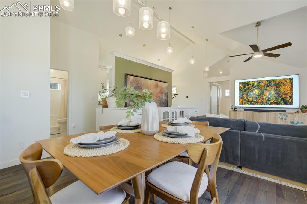 Image 10 of 35: Eat, entertain & live a great life here.