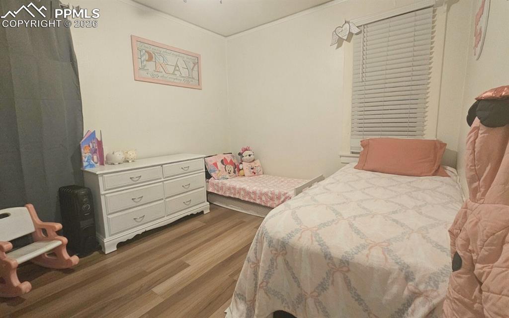 Image 13 of 28: Bedroom