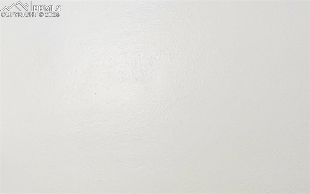 Image 25 of 28: Wall Color is neutral