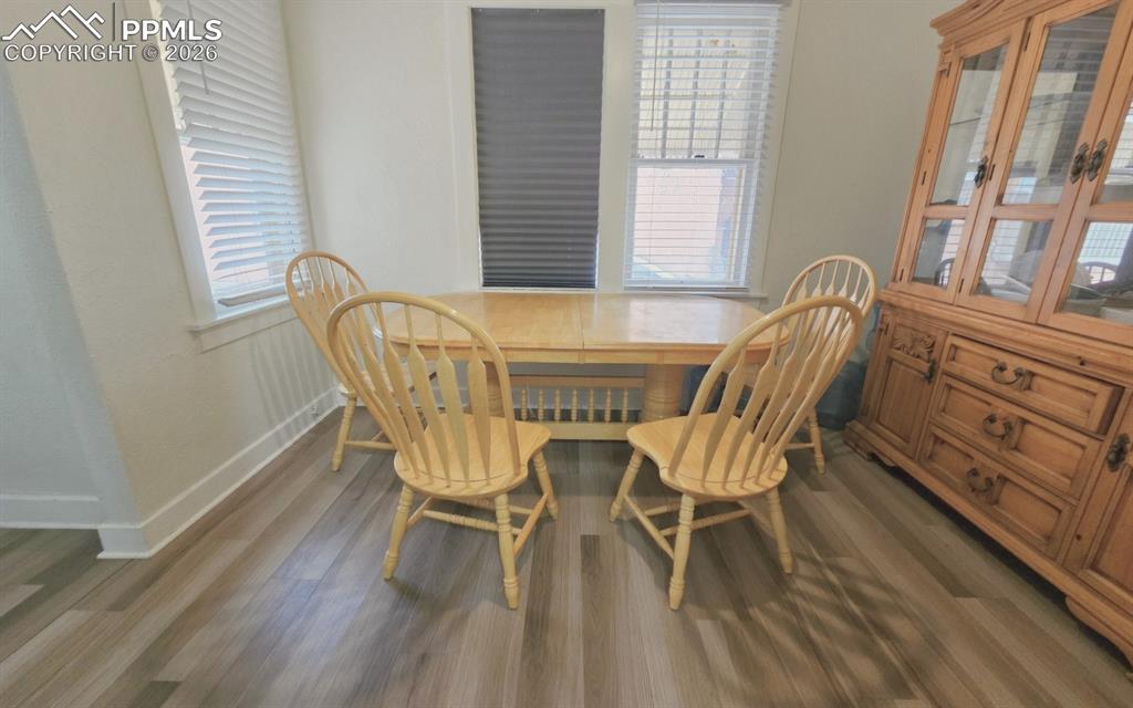 Image 6 of 28: Separate Dining