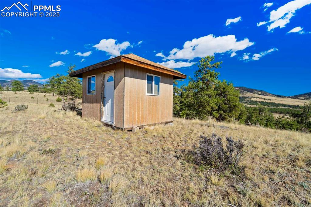 Image 6 of 34: Side of Structure