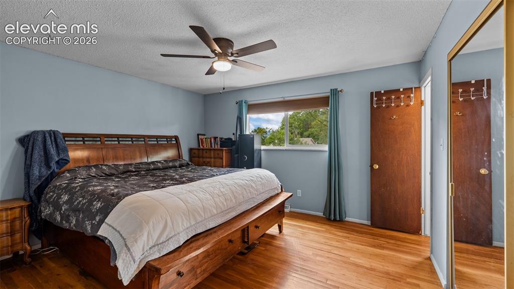 Image 19 of 38: Master Bedroom