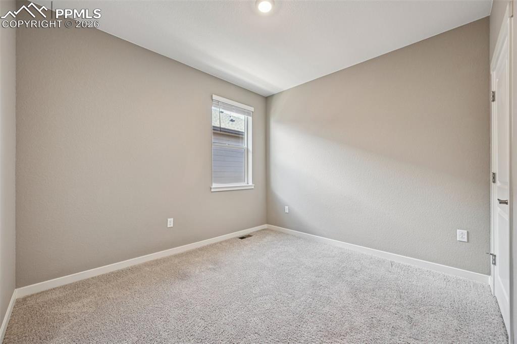 Image 33 of 49: Bedroom