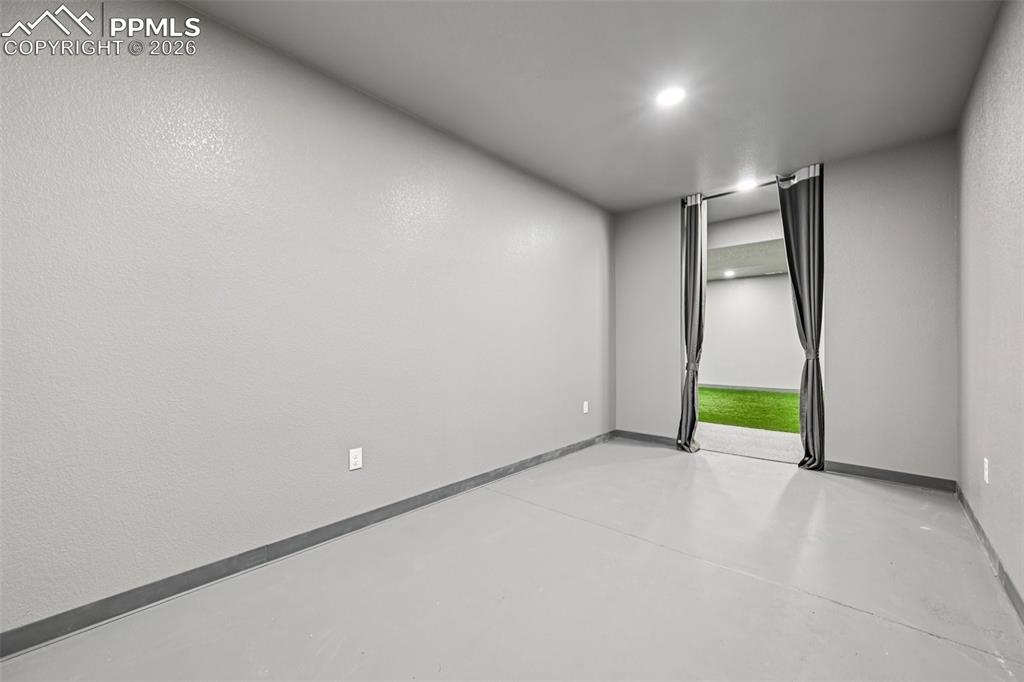 Image 44 of 49: Bonus Room