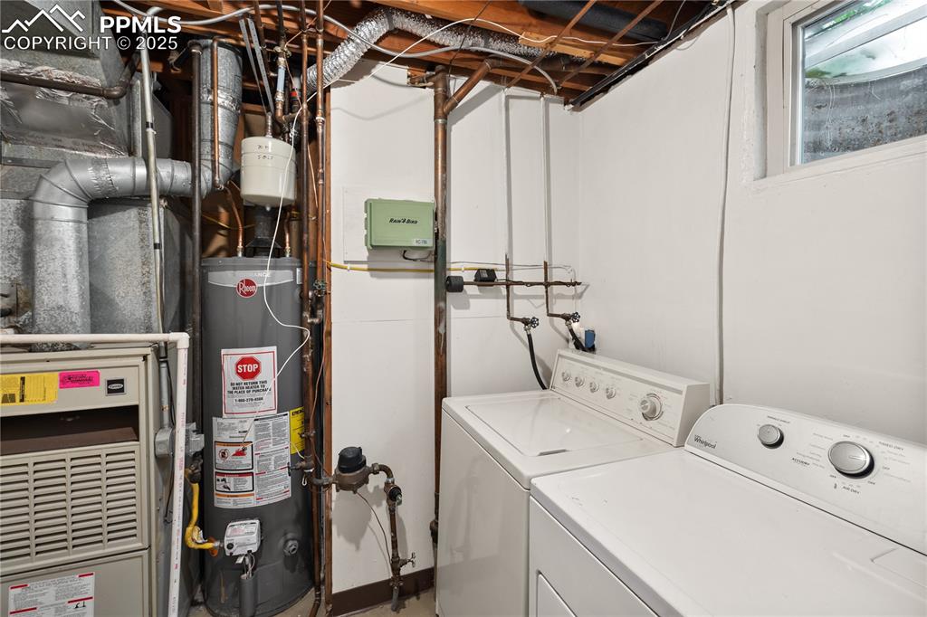 Image 30 of 48: Laundry