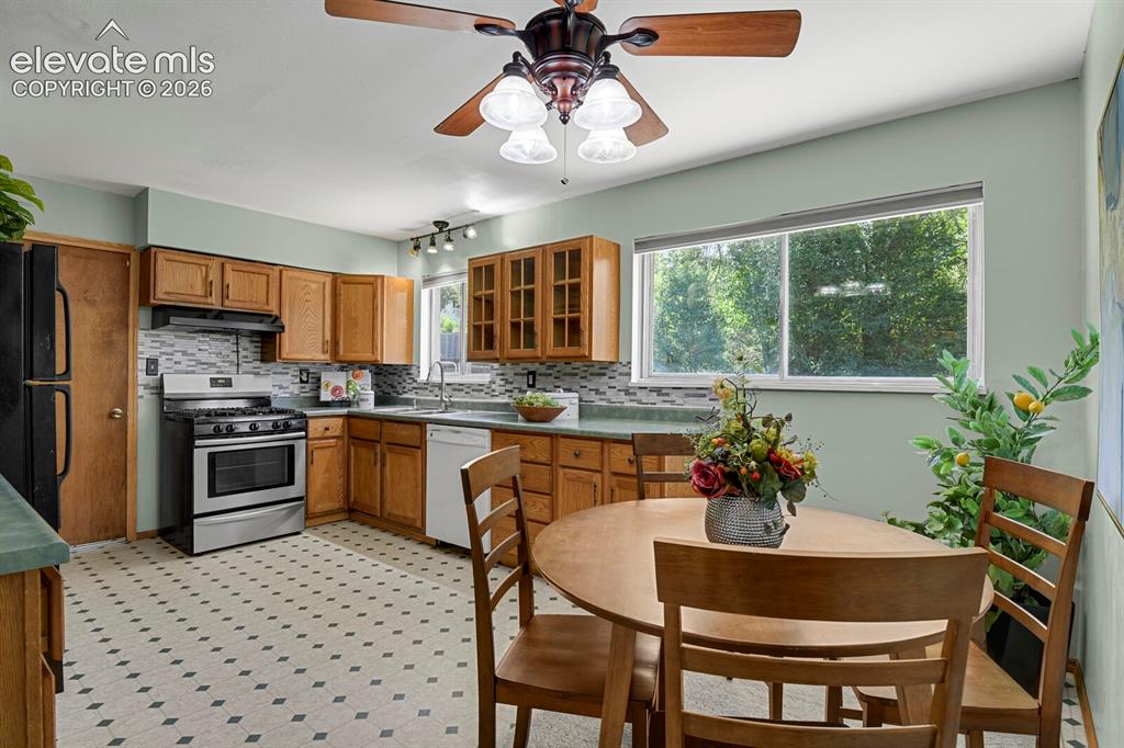 Image 12 of 49: Kitchen