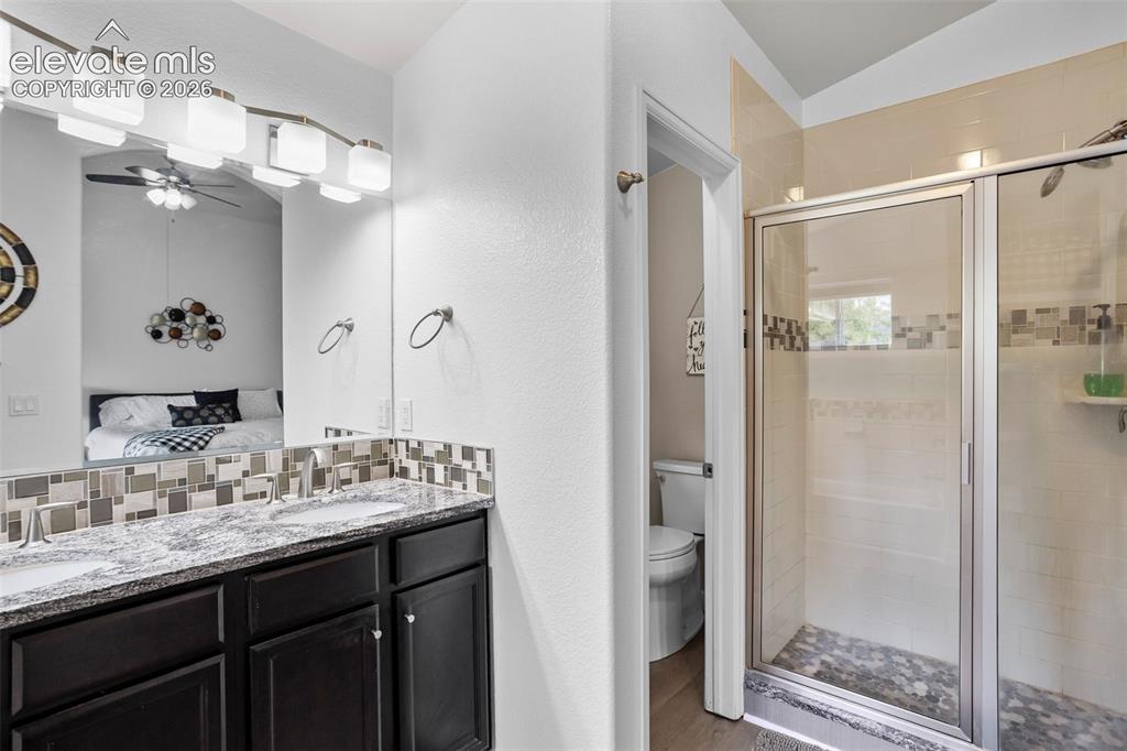 Image 15 of 25: Bathroom