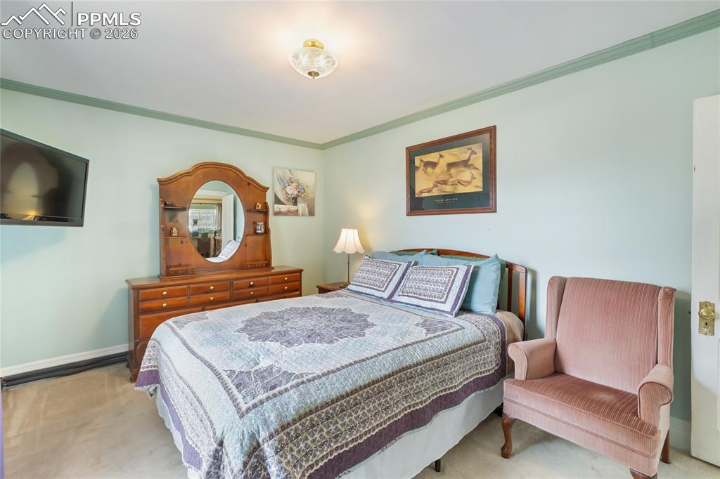 Image 24 of 28: Bedroom