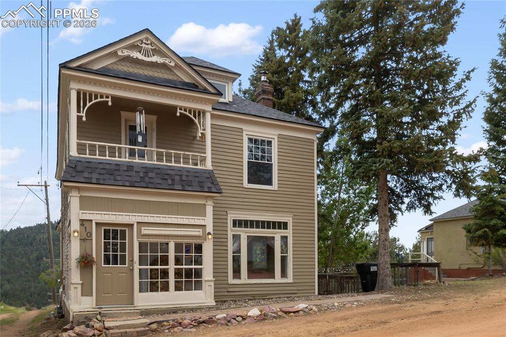 Image 3 of 28: Back of Structure