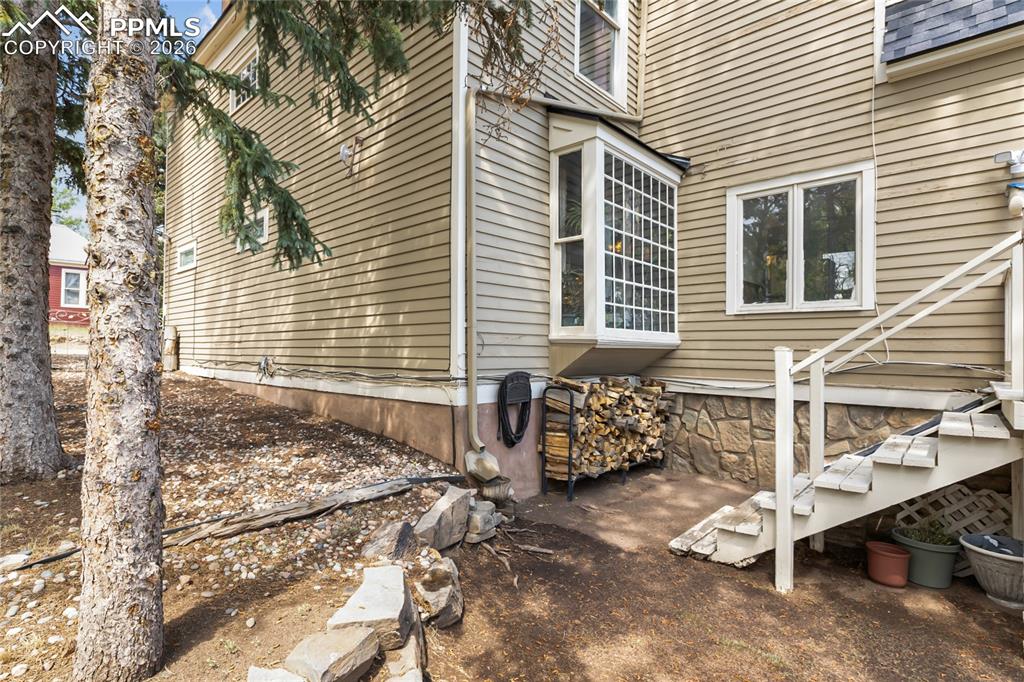 Image 6 of 28: Side of Structure