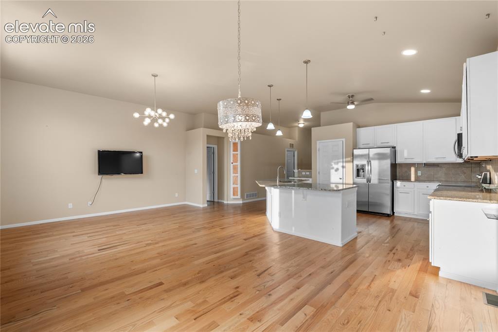 Image 11 of 40: Kitchen