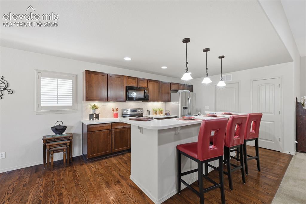 Image 14 of 48: Kitchen