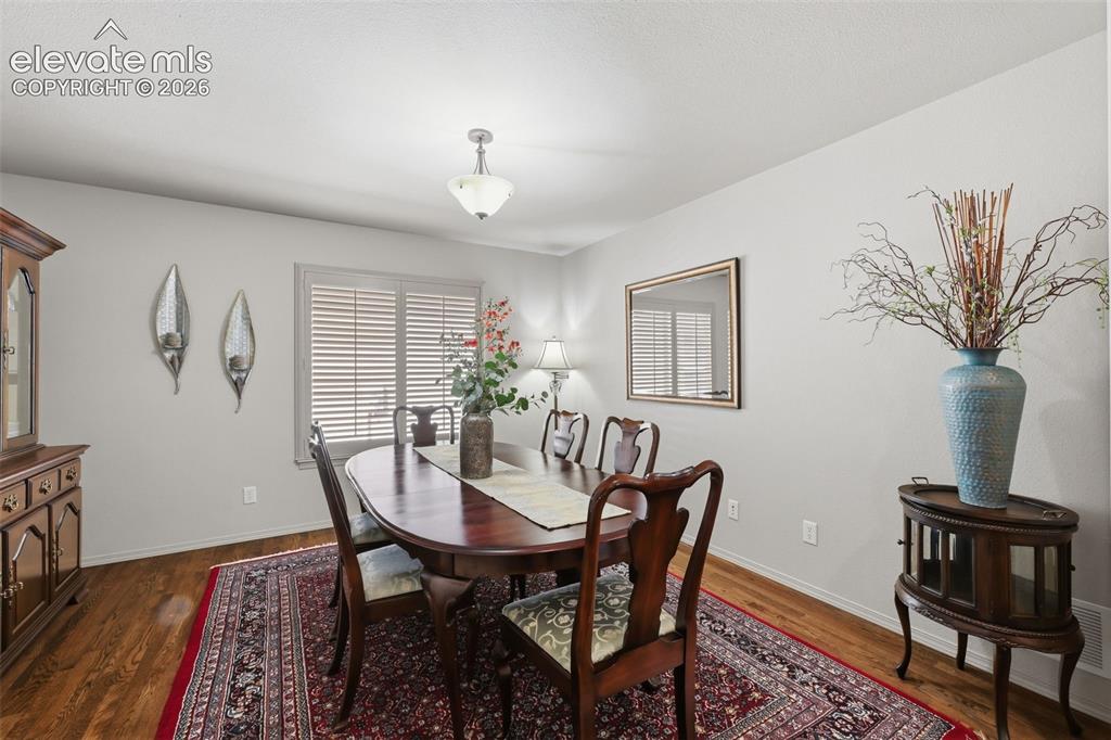 Image 9 of 48: Dining Area