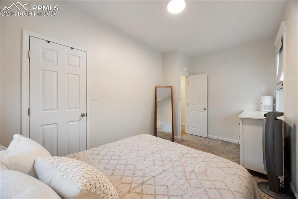 Image 17 of 48: Bedroom