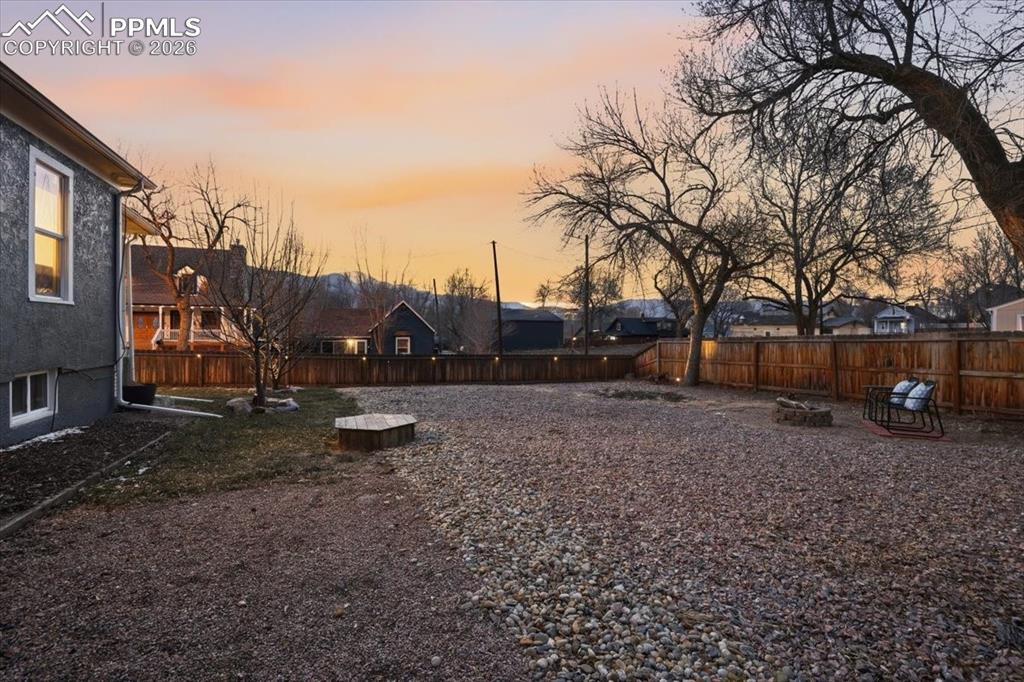 Image 47 of 48: Yard