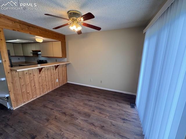 Image 8 of 22: Kitchen