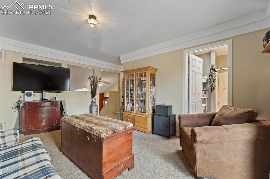 Image 12 of 33: Family Room