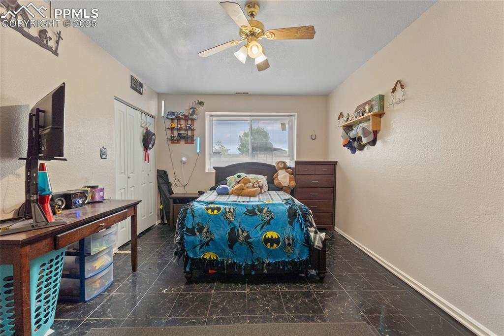 Image 22 of 33: Bedroom