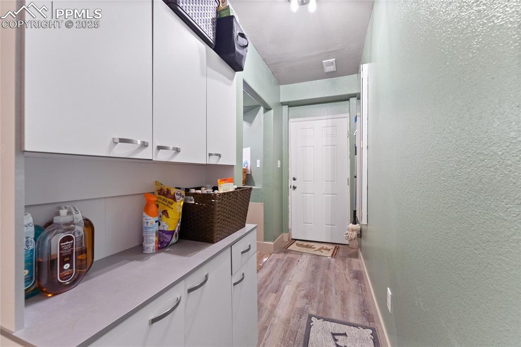 Image 27 of 33: Laundry